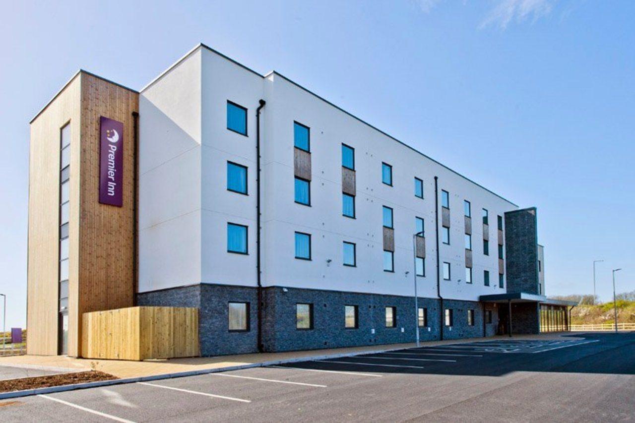 Premier Inn Holyhead Esterno foto