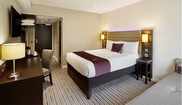 Premier Inn Holyhead Esterno foto