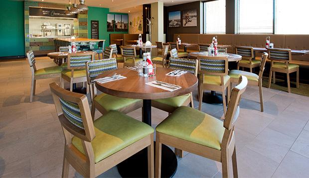 Premier Inn Holyhead Esterno foto